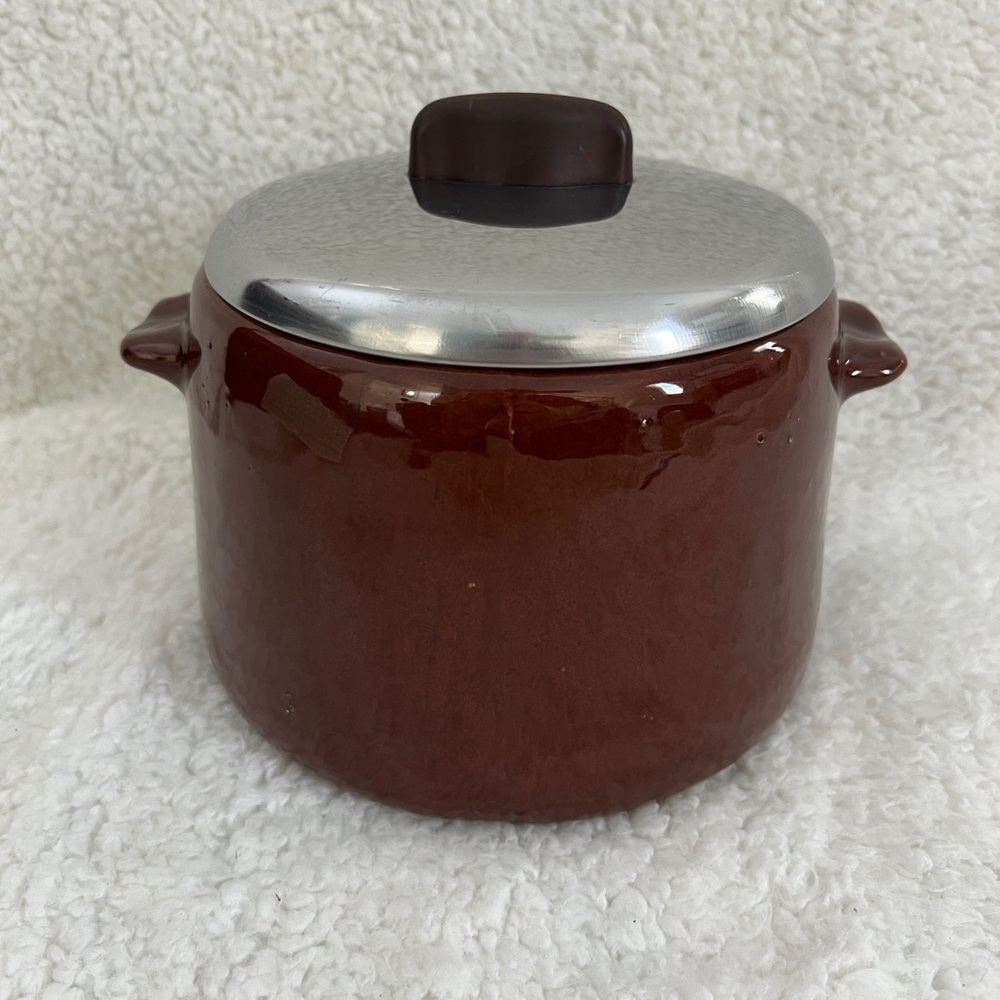 West Bend Vintage Bean Pot Crock Brown/Lid Glazed Stoneware USA Pottery 1950’s